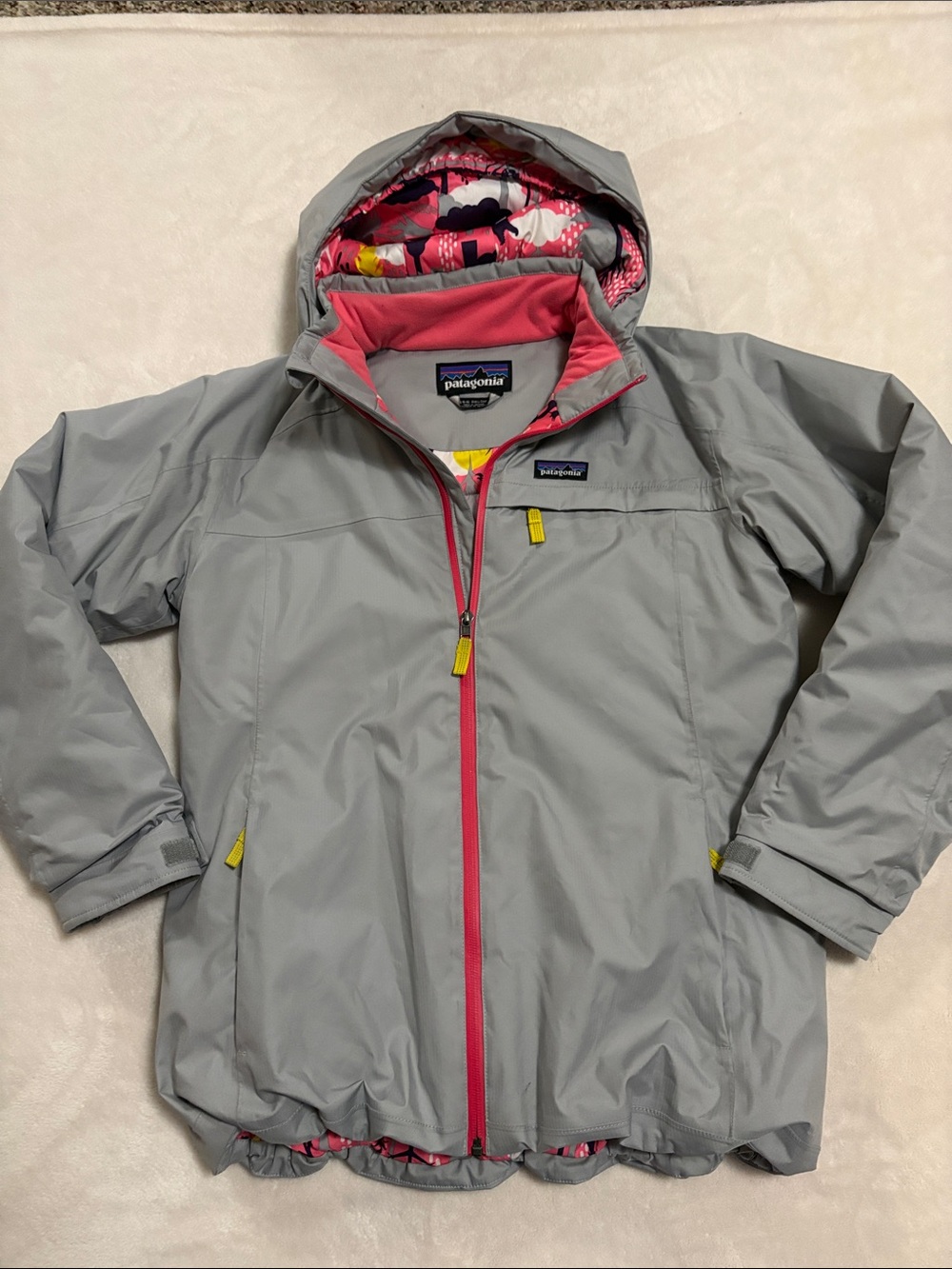 Patagonia winter coat, kids 16-18
